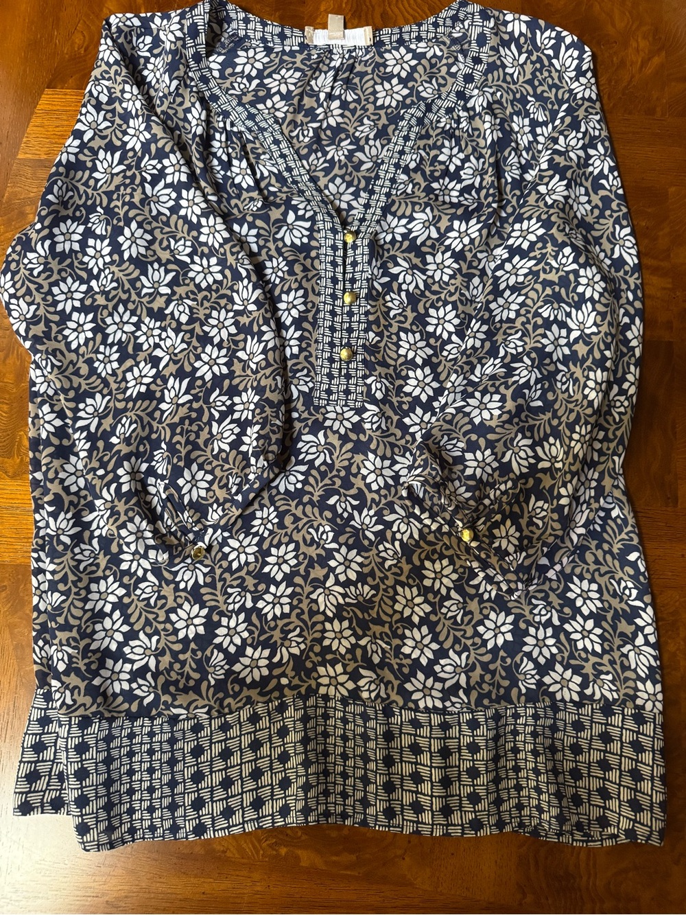 NWOT Banana Republic Navy and White Floral Pintuck Tunic